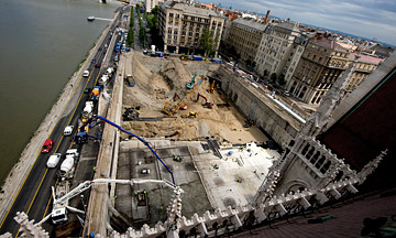 Résfal építése a Kossuth téren